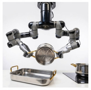 Robot Cucina Intelligente e Autonomo con Bracci Robotici